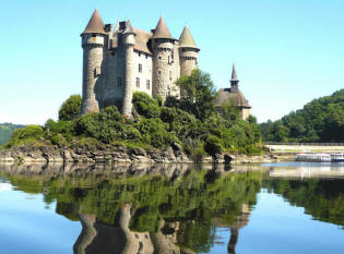 Chateau de Val  Bort les orgues,  bar panoramique au camping outre-val vallee dordogne,Limousin en corrze